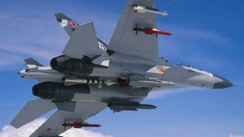 Екшън във въздуха: Руски Су вдигнати по тревога заради самолети на НАТО