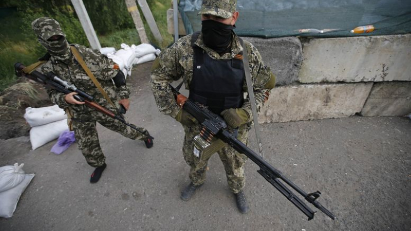 Опълченците превзеха военната част в Луганск 