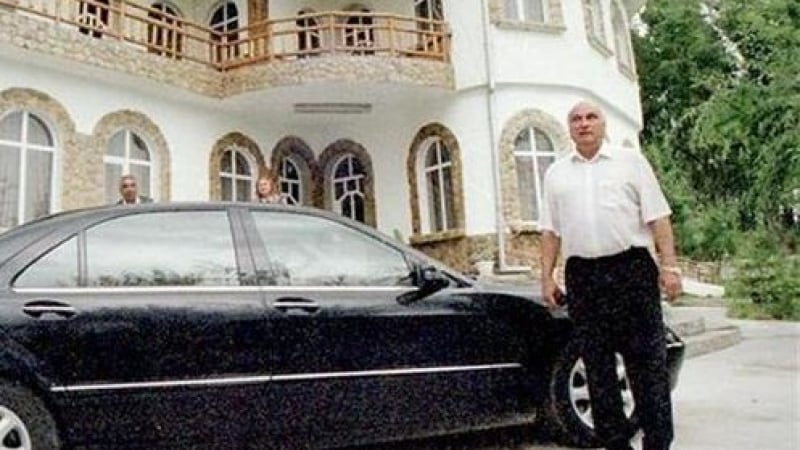 Узакониха хотела на Цар Киро в Пловдив