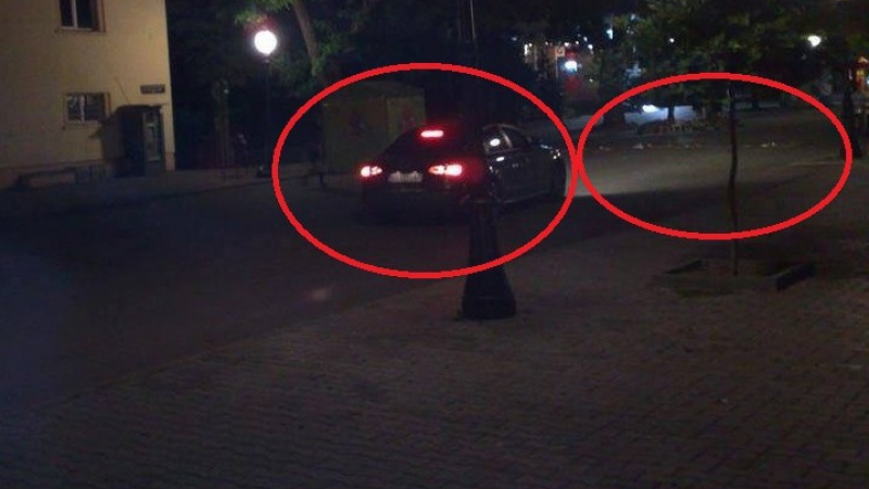 Шокираща СНИМКА: Сапунджиев-2 минава с колата си през цветята за Паоло!