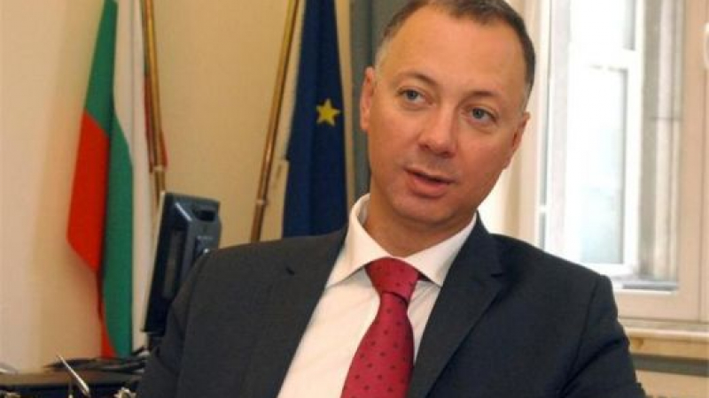Министър Желязков с лоши новини за авиационния сектор