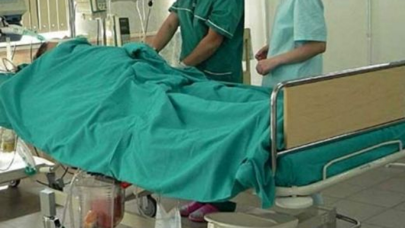 Близките на починалата от инсулт 25-годишна жена нападнаха с обиди лекарите