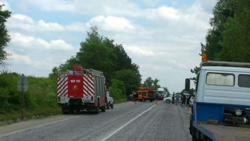 Спешно търсят кръводарители за Катя, оцеляла в автомелето край Ловеч 