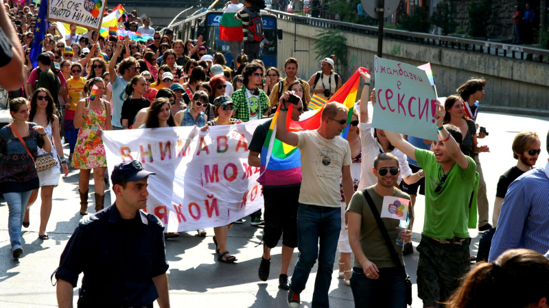Организаторите на гей парада се жалват пред съда за по-краткия маршрут