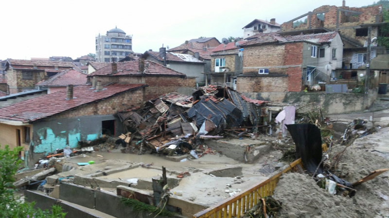 Преживелите Ада във Варна: Беше ужасно, вълната връхлетя внезапно! (СНИМКИ)