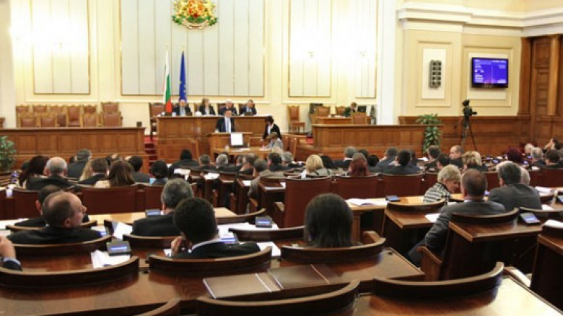 Депутатите ще почетат паметта на жертвите във Варна