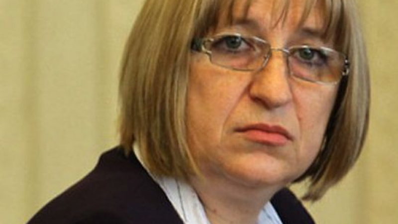 Цачева издаде какъв е изборът й за служебен премиер 