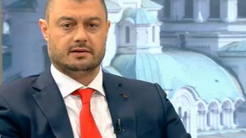 Бареков: Няма страшно, камиони са разкарвали тази нощ пари по банките