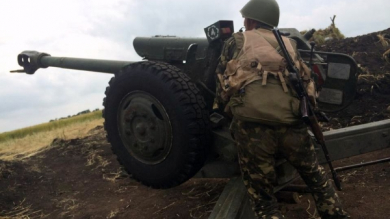 Самолети и артилерия атакуват терористите в Украйна
