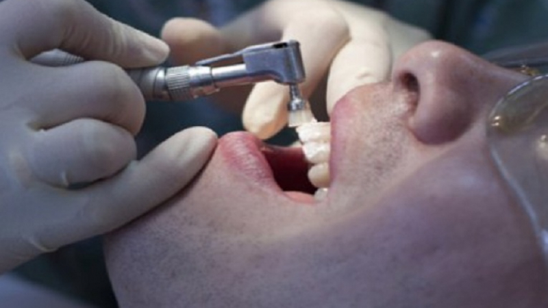 Безпрецедентен казус: Пациент съди стоматолог за болка от калпава металокерамика