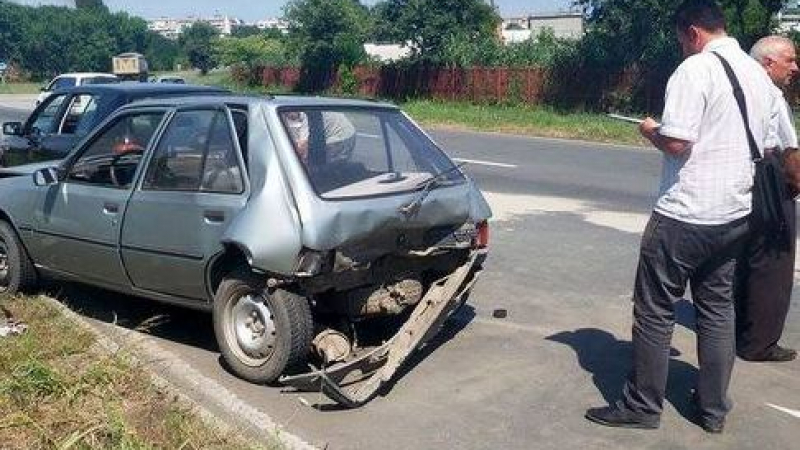 Шест коли се нанизаха във верижна катастрофа в Бургас
