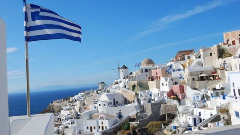 Гърци жилят родни туристи със солени цени 