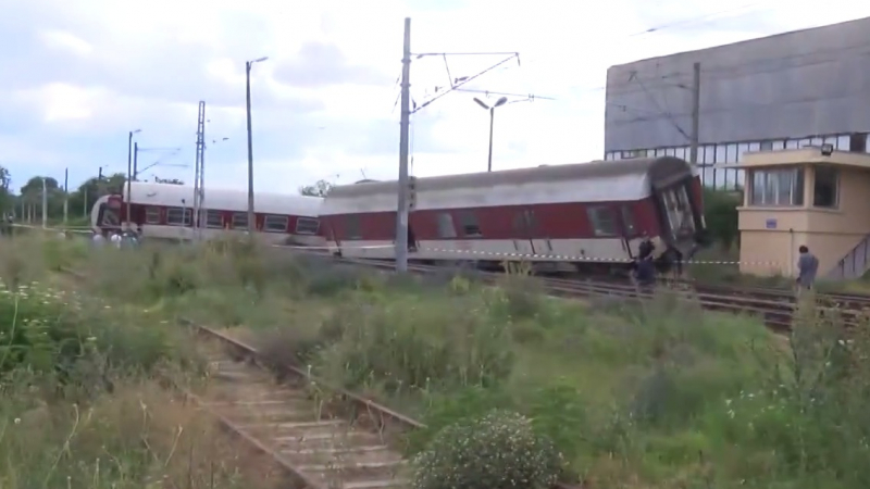 Версия: От гарата в Калояновец не са преместили навреме стрелките (СНИМКА)