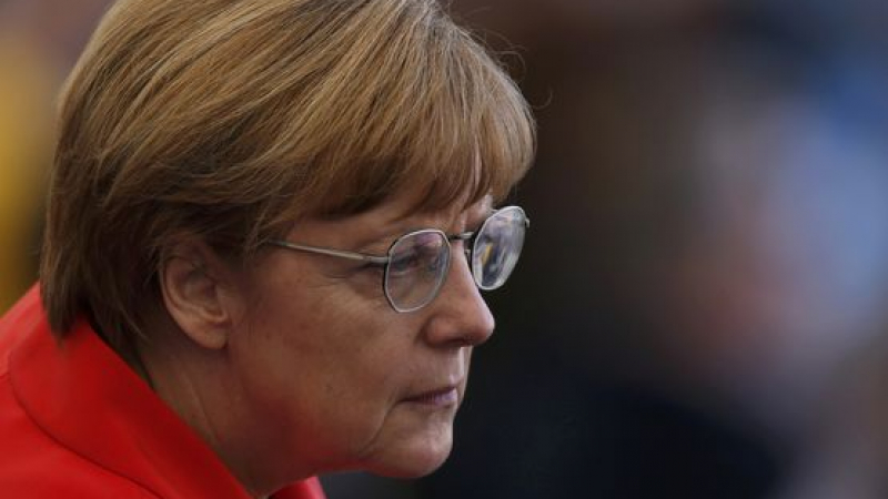 Меркел няма да напуска предсрочно поста си на канцлер