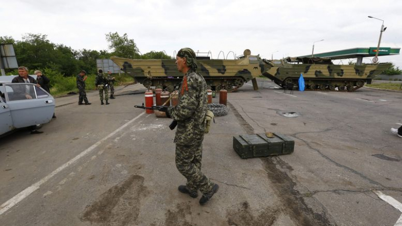 Опълченците поставиха под свой контрол летището на Луганск