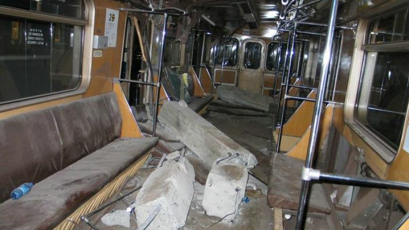 Авария в московското метро: Три вагона дерайлираха, има загинал! 