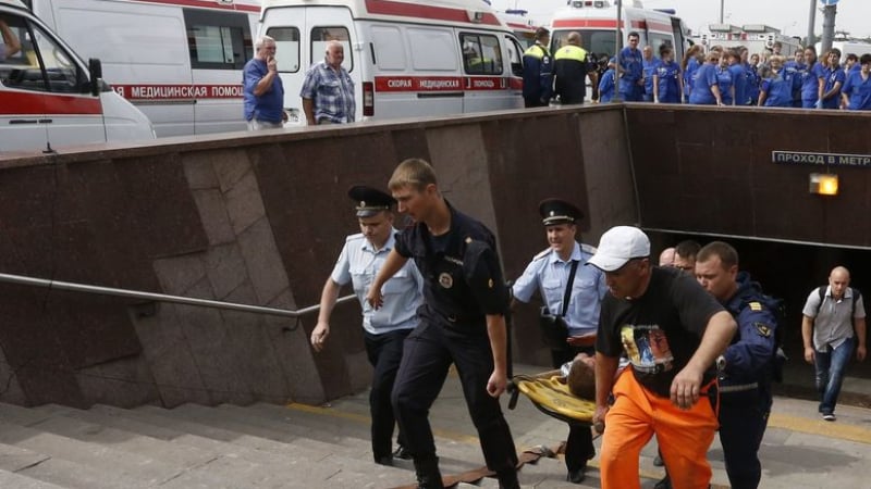 Москва е в траур за жертвите на катастрофата в метрото 