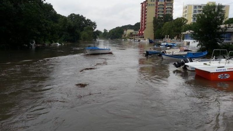 Ново бедствие: Потоп в Приморско, Ропотамо преля!
