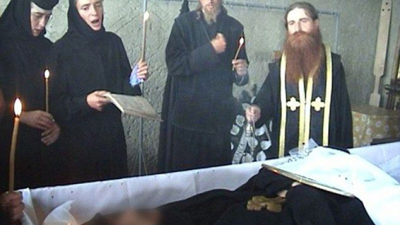 Свещеник разпна на кръст и уби млада монахиня при екзорсистки ритуал