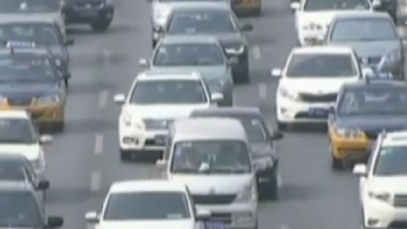 Китай взима служебните коли на държавни чиновници