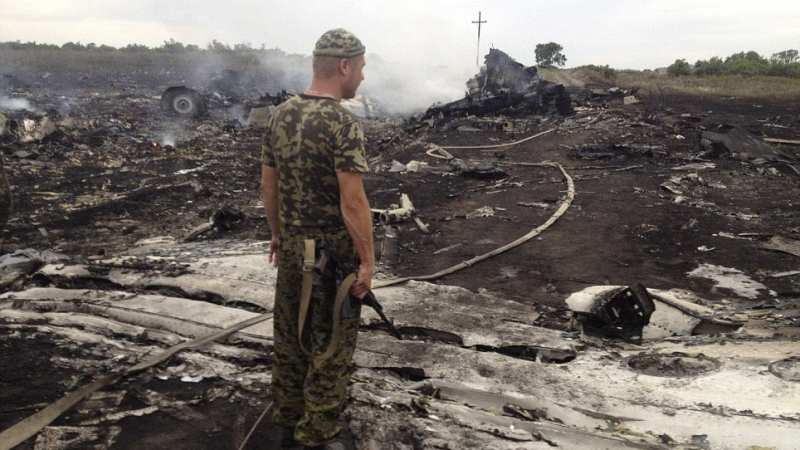 „Малайзия еърлайнс” ще разследва самолетната катастрофа в Украйна
