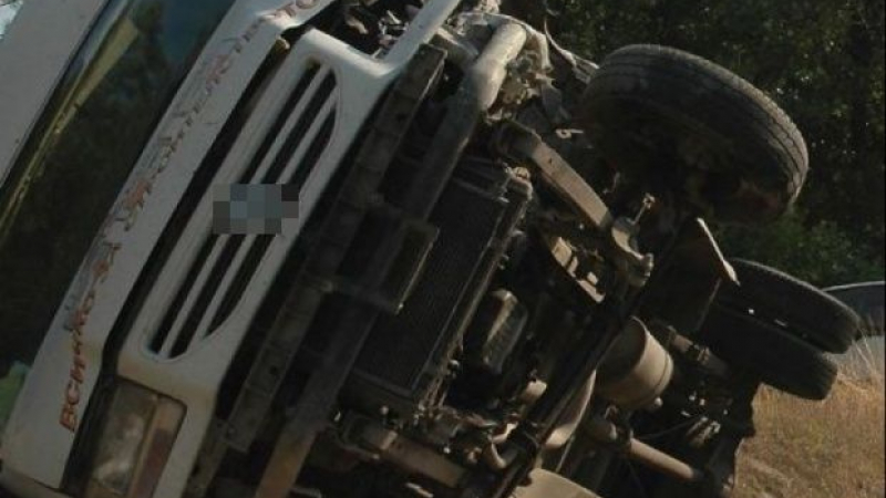 Полицията: Шофьорът на катастрофиралия ТИР е жив и здрав, карал е с висока скорост