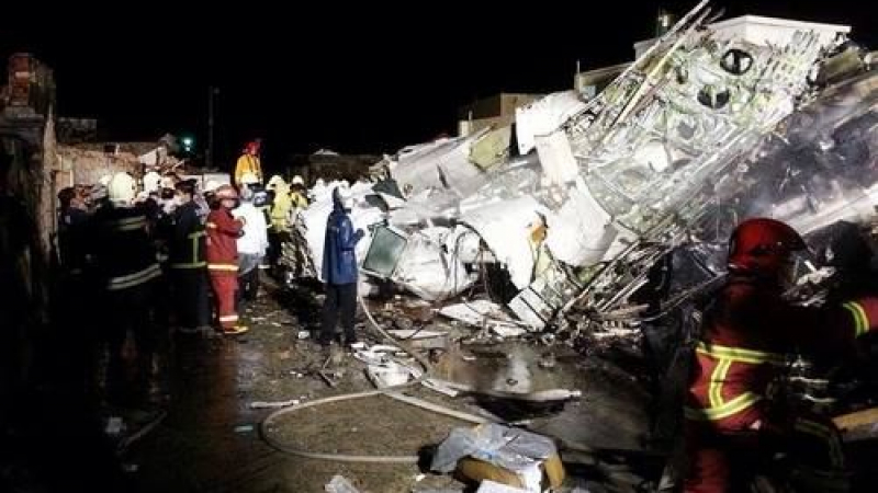 Няма оцелели в падналия алжирски самолет