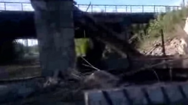 Терористи взривиха мост в Горловка (ВИДЕО)