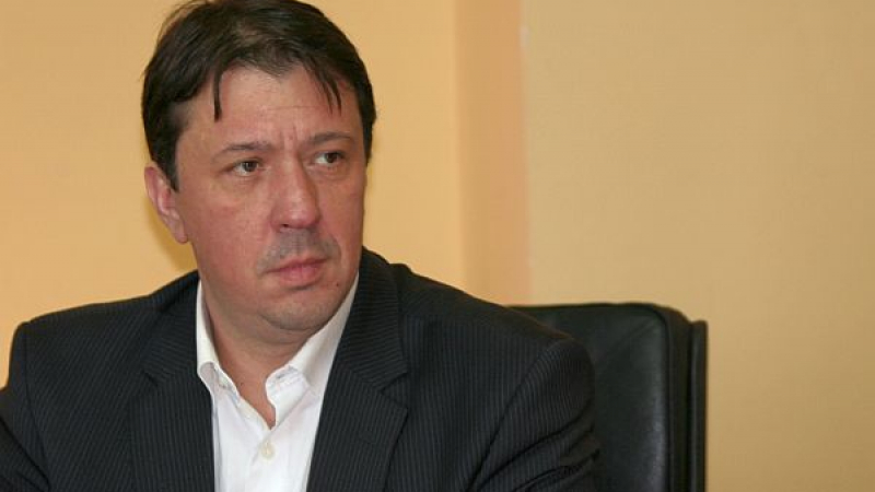 Явор Куюмджиев: Борисов внесе току-що проект служебното правителство да взима нови заеми