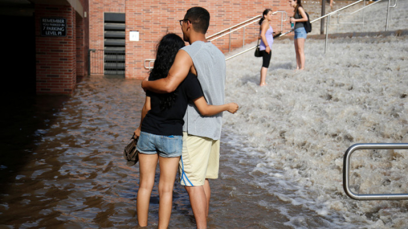 Водопровод потопи Калифорнийския университет