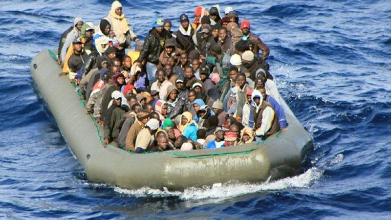 Най-малко 20 нелегални имигранти се удавиха при корабокрушение