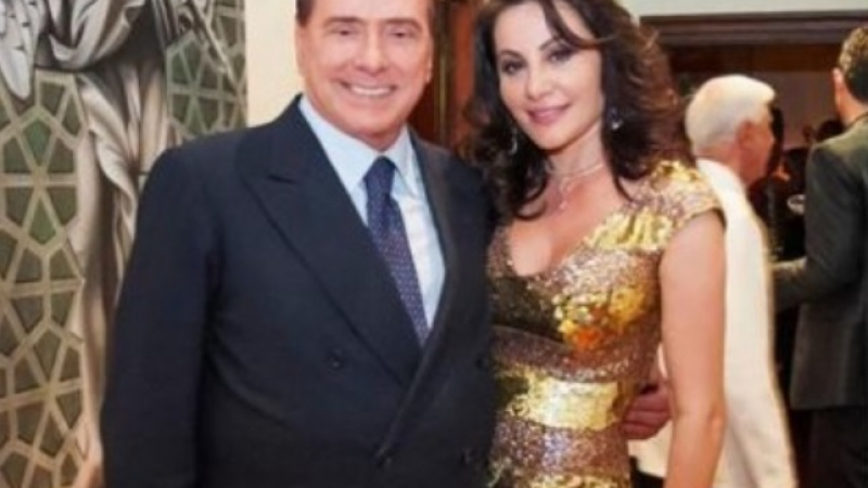 Дарина Павлова отново в прегръдките на Берлускони