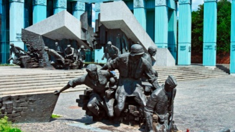1 август: Преди 70 г. Армия Крайова вдига Варшавското въстание