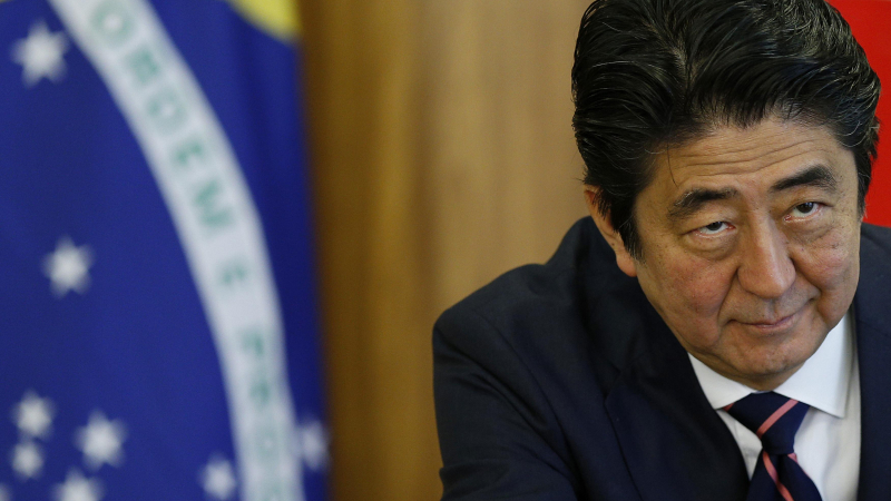 Кортежът на японския премиер катастрофира в Бразилия