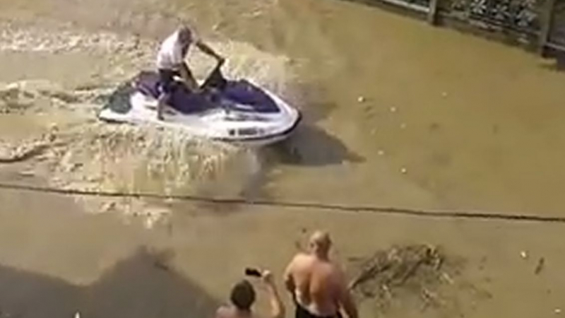 След потопа: Джетове пърпорят из Бяла Слатина! (ВИДЕО)