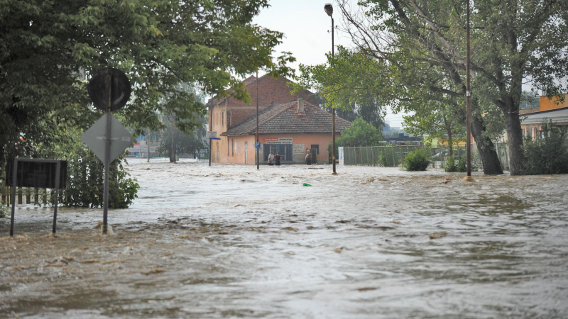 Министър Анастасов: Предупредихме за наводнения, местните власти го подцениха