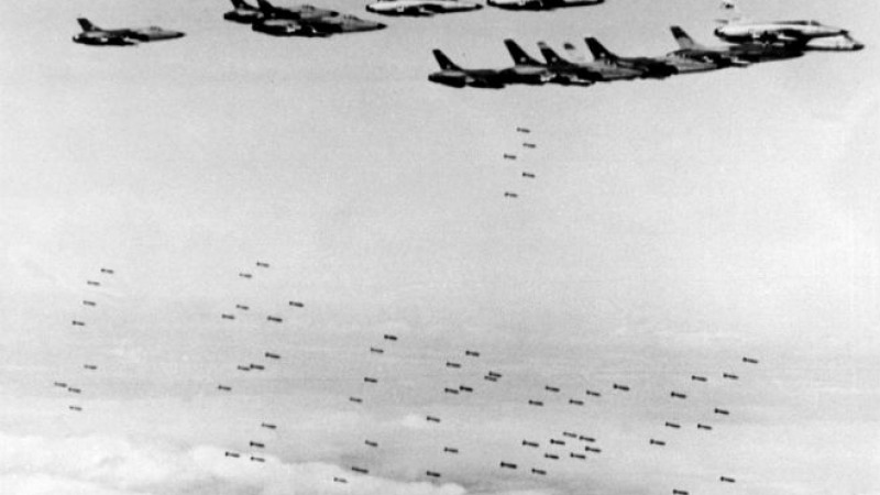 Преди 50 г. започват американските бомбардировки над Северен Виетнам