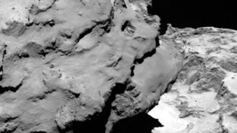 Първи уникални снимки на комета отблизо изпрати Rosetta