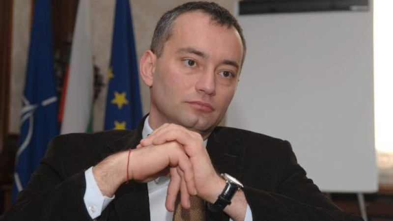 Тежък здравословен проблем връща Николай Младенов в България 