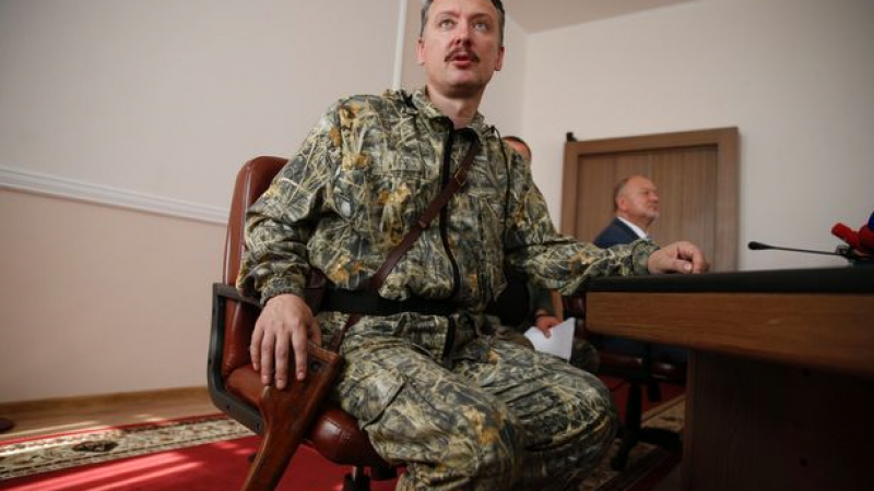 Военният министър на Донецката република хвърли оставка 