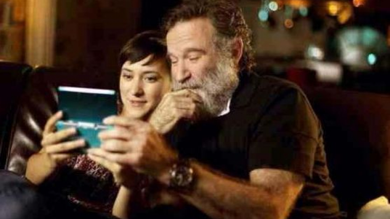 Вижте Робин Уилямс и дъщеря му Зелда в серия от реклами на игри (ВИДЕО)