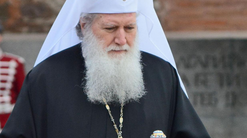 Патриарх Неофит честити празника на българите с прочувствен молебен!