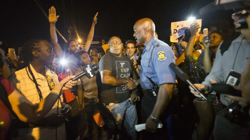 Белите американци не виждат полицейско насилие във Фъргюсън