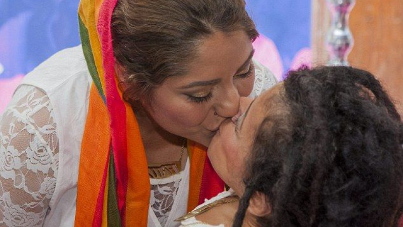 Имам-гей венча лесбийки-мюсюлманки от Иран (СНИМКИ/ВИДЕО)