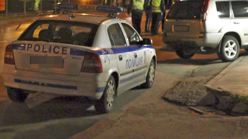 Джип събори оградата на полицията в Благоевград