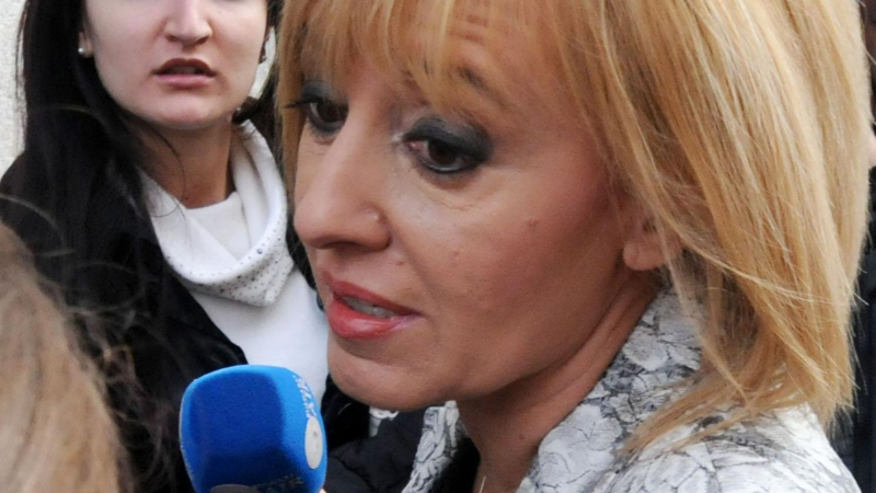 Мая Манолова: Ако служебният кабинет не спре с уволненията, излизаме на протест
