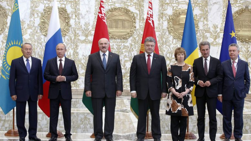 Москва и Вашингтон решили съдбата на Украйна на тайна среща 