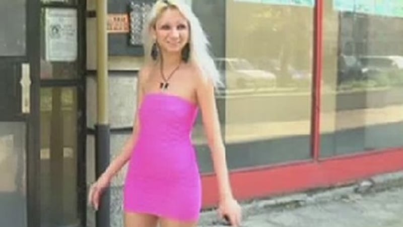 Фейсбук звездата Атанаска от Павликени мечтае да е танцьорка в елитен клуб
