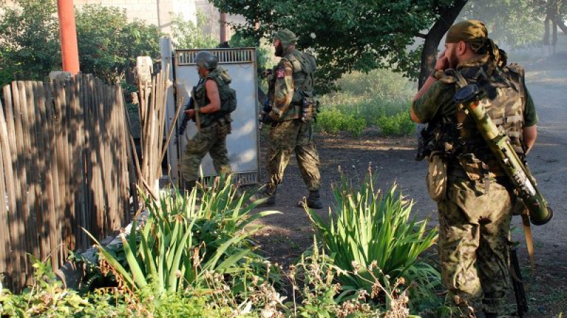 Опълченците пускат обкръжените украински войски през хуманитарен коридор, ако свалят оръжие
