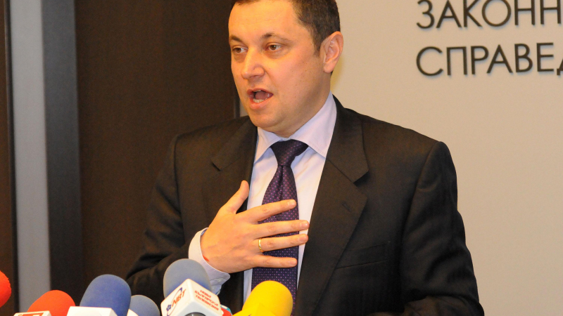 Яне Янев: Премиерът трябва да е в Ербил, а не в Боженица!